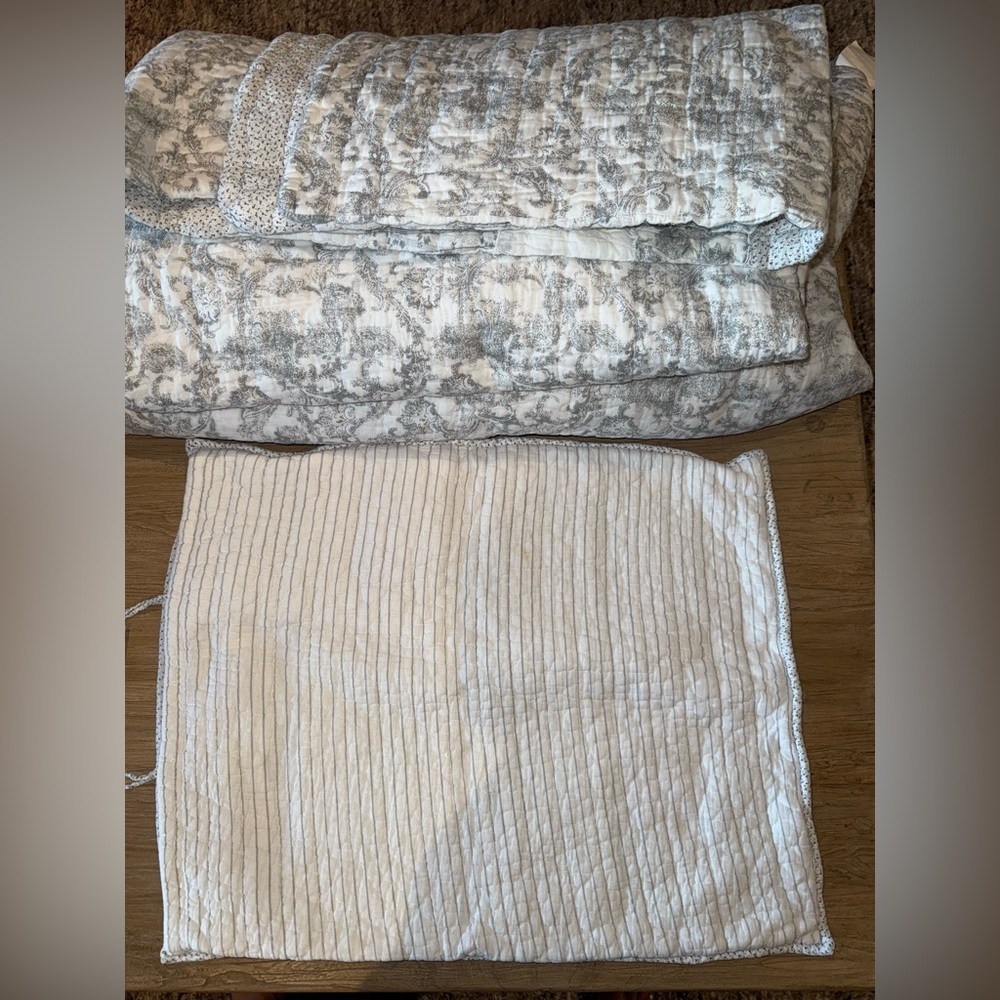Pottery Barn Double Sided Quilt - Picture 7 of 12
